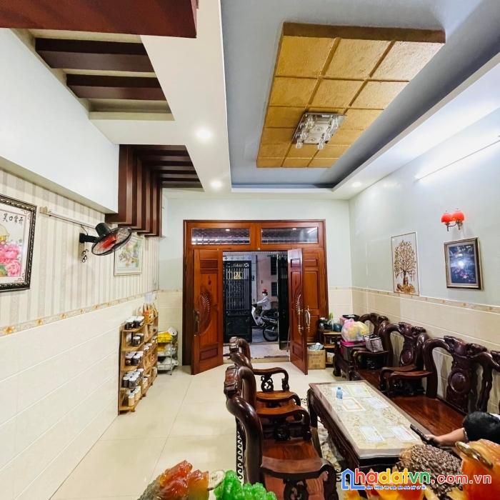 Xe hơi tránh, sát mặt tiền, không lộ giới, gần bv quận 12