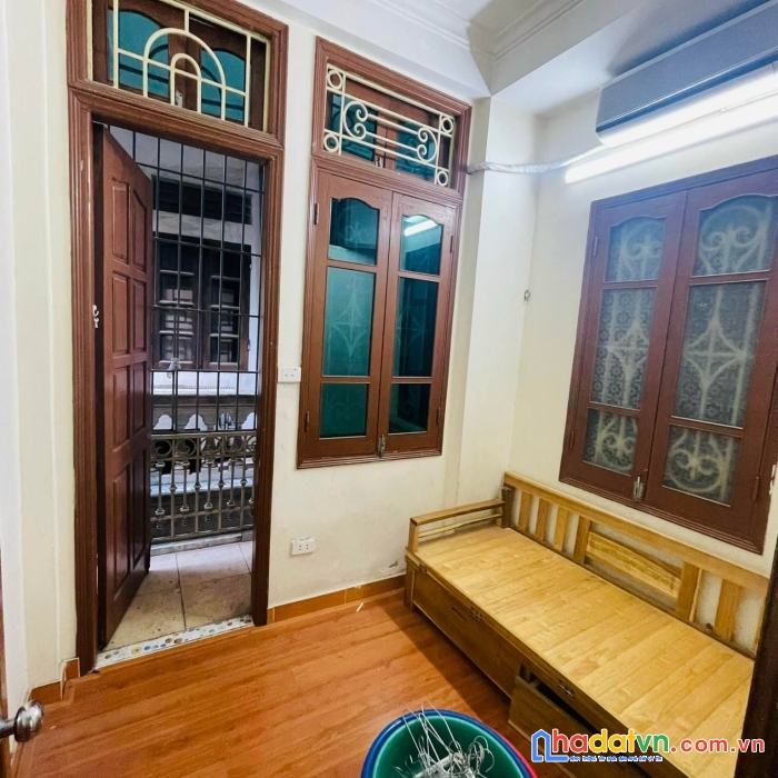Bán nhà phố phương mai (đống đa). dt 30m2 x 4m mt x 5 tầng. giá 4.2 tỷ.
khu vực an sinh tốt, đầy
