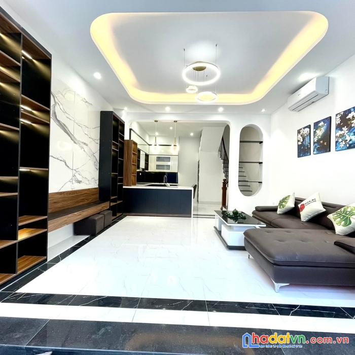 Bán nhà thanh xuân dt 55mx4 tầng mt x5m giá 6xxtỷ-lô góc-ga ra ô tô-trung tâm quận thanh xuân.