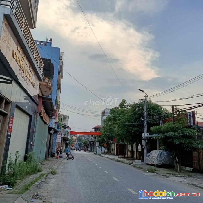 Chi tiết 1 em hoa hậu tại thành phố từ sơn - nguyễn đức hạnh