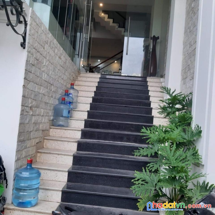 Bán mặt phố võ thị sáu, hai bà trưng, 90m2, vỉa hè, kinh doanh, văn phòng 24,5 tỷ 0933892225