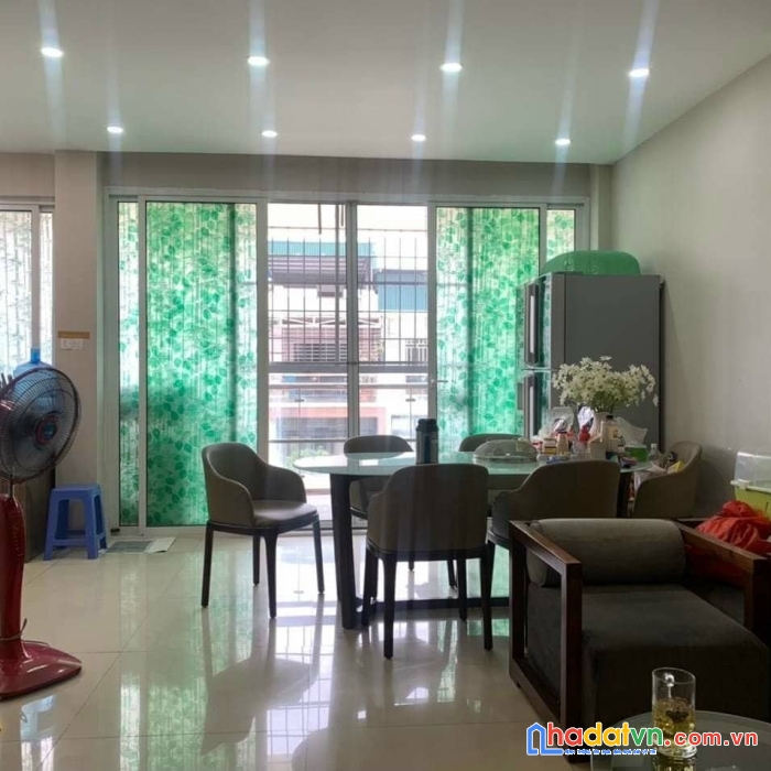 Bán nhà hồng tiến, bồ đề, ngõ thông ô tô, nhà đẹp 57m giá 6.2 tỷ.