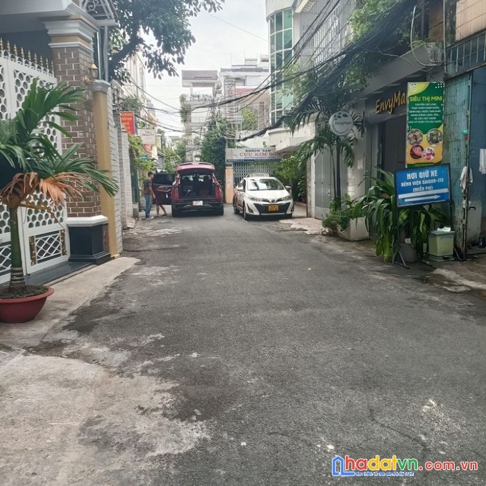 Chủ định cư mỹ tặng nội thất nhà mới lê văn sỹ hẻm xe hơi đổ cửa thông, 2 căn ra hẻm tránh xe hơi