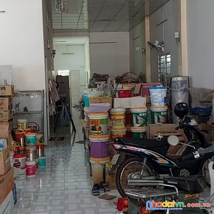 Cần bán gấp lô đất đẹp có sẵn nhà kho và nhà cấp 4 mới xây  tại  thị trấn phú mỹ, huyện phú tân,