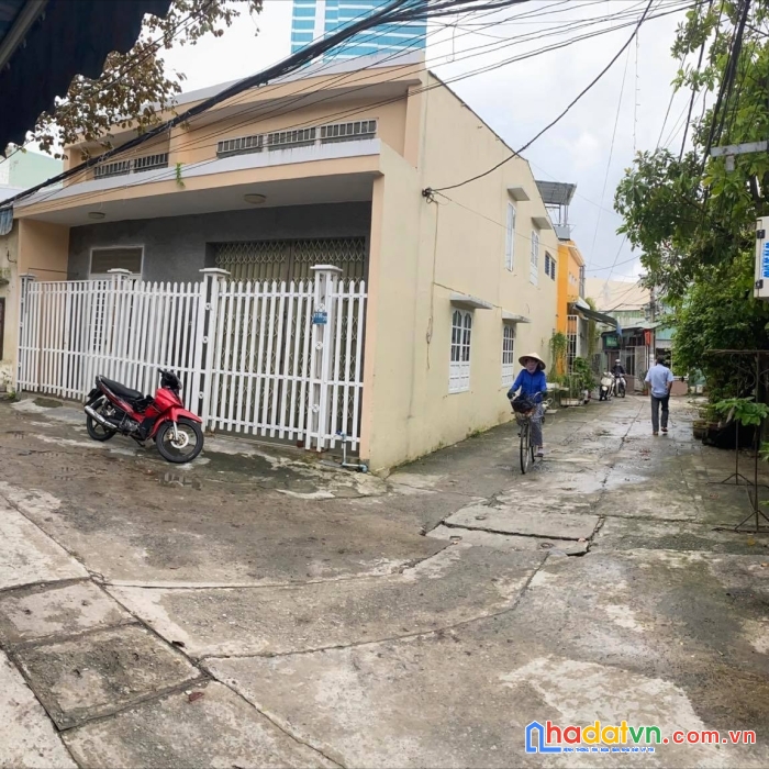 Bán gấp lô gốc kiệt ô tô nguyễn công trứ  gần biển -100,2m2-giá chỉ  4ty9-sơn trà 0935808739