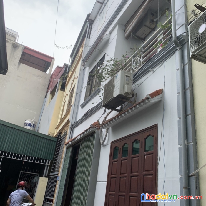Chính chủ bán gáp nhà thạch bàn - 20m ra ô tô tránh - dt 40m2 - mt 6.25m - giá 3.5 tỷ - 0989918887