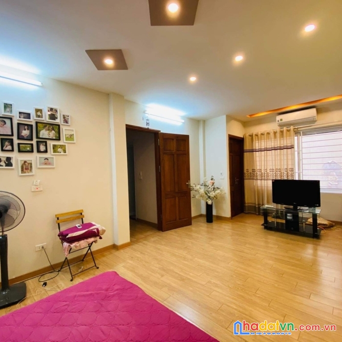 Bán nhà tư đình 5t dân tự xây,lô góc,t/máy,ôtô nhỉnh 7tỷ.lh0916488589