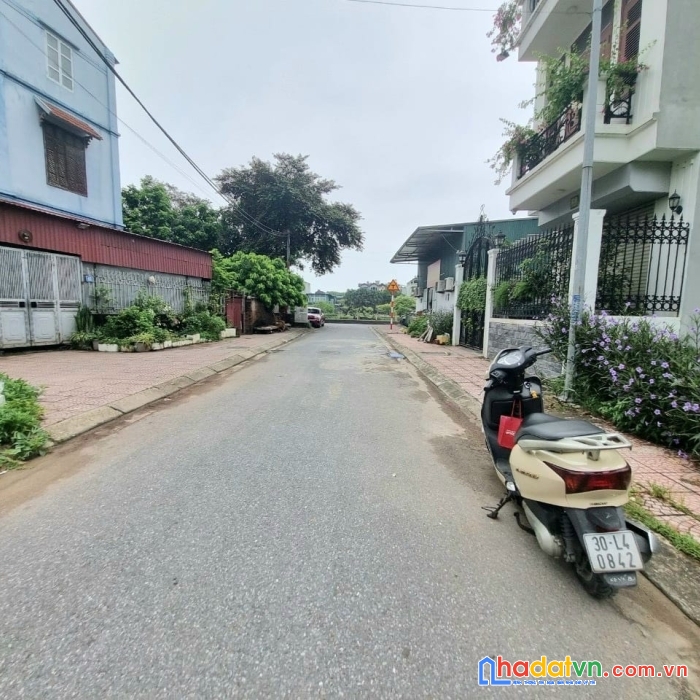 Bán đất khu phân lô cự khối_ô tô_91 m2_mt 7m_9 tỷ