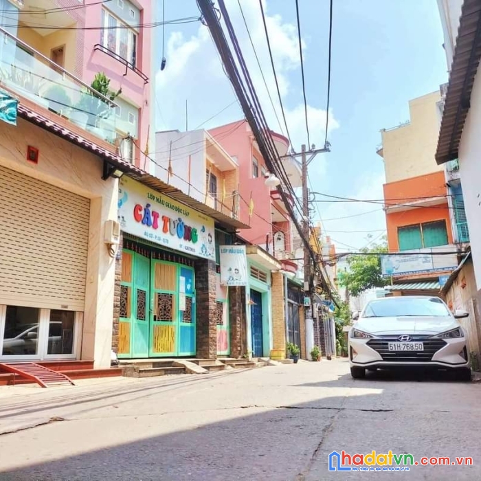 Hẽm xe tải tới nhà, diện tích khủng bề ngang 6m. chỉ 77tr/m2 giá cực tốt, nhà đẹp -p 8 -gò vấp