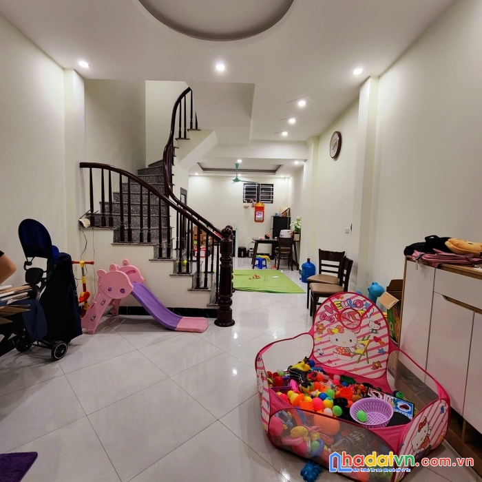 Bán nhà trung phụng tiện ích bạt ngàn về ở ngay