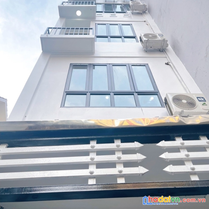 Bán nhà 5 tầng tương lai-thang máy lê quang đạo-mỹ đình: dt50m2*5t - ô tô vào nhà-kd