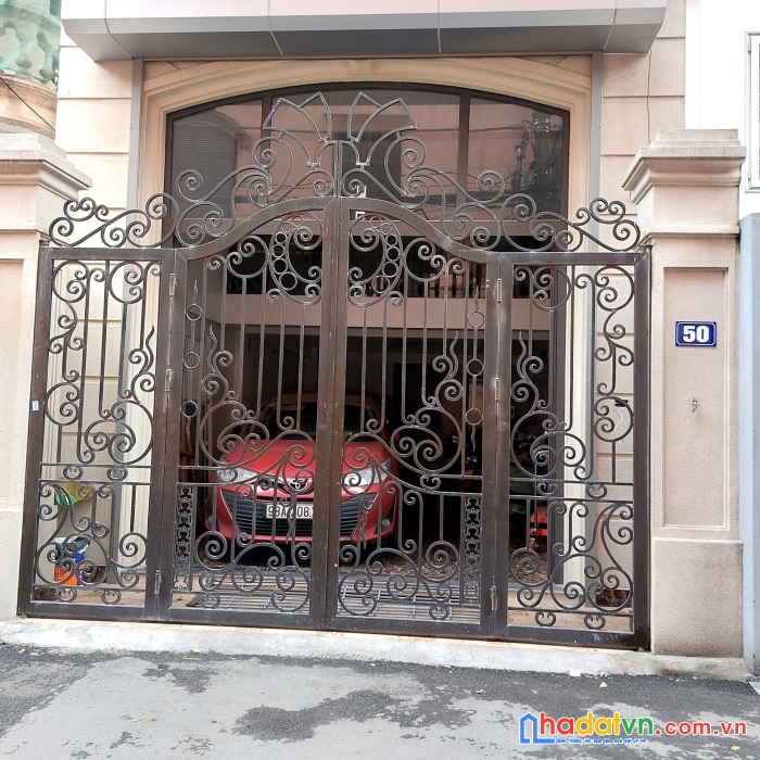 Bán tòa nhà 8 tầng phố trần quang diệu, khu vực vip quận đống đa