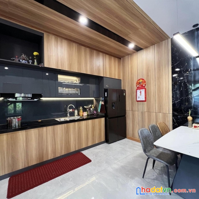 Bán nhà trung tâm cầu giấy: phân lô, ôtô, kinh doanh, ở sướng, 72m2*mt 8m, giá 11.2 tỷ
