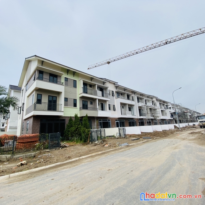 Bán nhà 3 tầng kinh doanh buôn bán sầm uất 100m2 giá chỉ khoảng hơn 6 tỷ 6