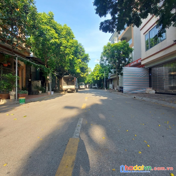 Bán đất tặng nhà 3 tầng thanh am, long biên. 92m, mt 6m, giá 7.5 tỷ. vỉa hè kinh doanh.