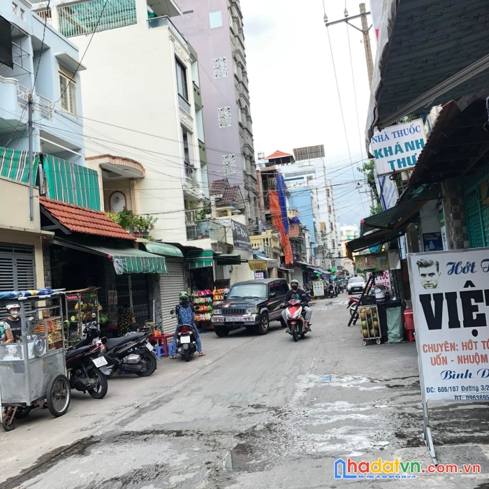 Bán nhà hẻm 606, 3 tháng 2, quận 10, ngang 3.9 x 17, giá 11 tỷ.