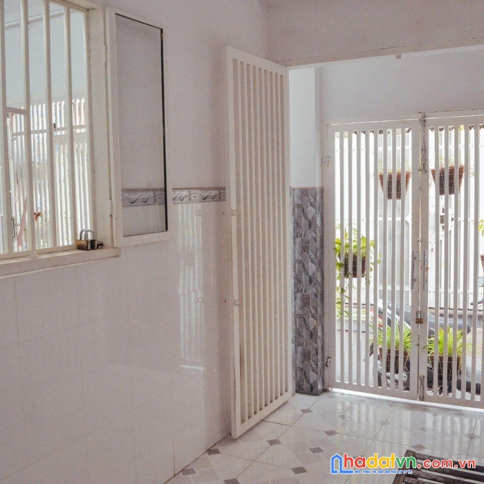 Cho thuê nhà khu cư xá ngân hàng đầy đủ nội thất