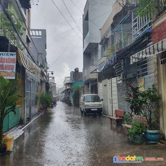 Bán chdv  4 tầng  cạnh đầm sen - dòng tiền 30 triệu /tháng- chỉ 12.1 tỷ