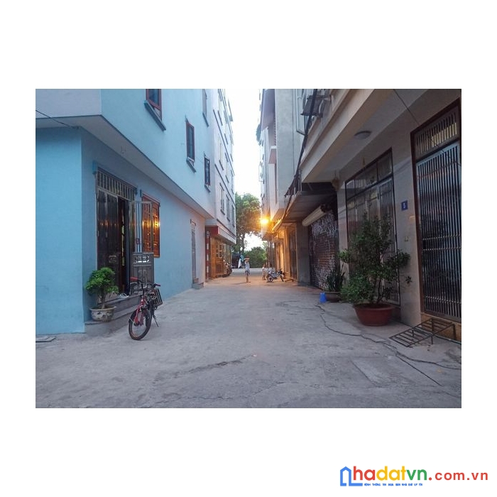 Bán nhà phố cầu diễn 34mx4tầng 
giá chỉ 3.1tỷ
nhà phân lô, oto, tiện ích trung tâm đầy đủ điện,