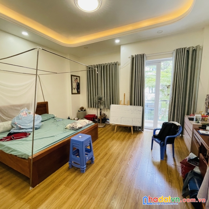 Mặt tiền đường số khu dân trí cao 5 x17 , 4 tầng q7 khu an ninh có cổng bảo vệ