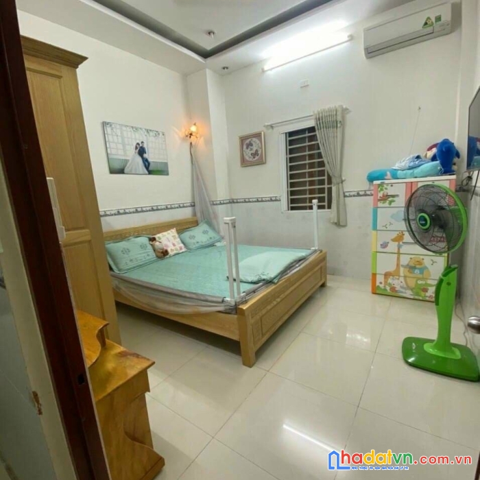 Nhà đẹp, hẻm 4m, nguyễn văn lượng, chỉ 6.9 tỷ, 4.5 x 14m, 2 lầu