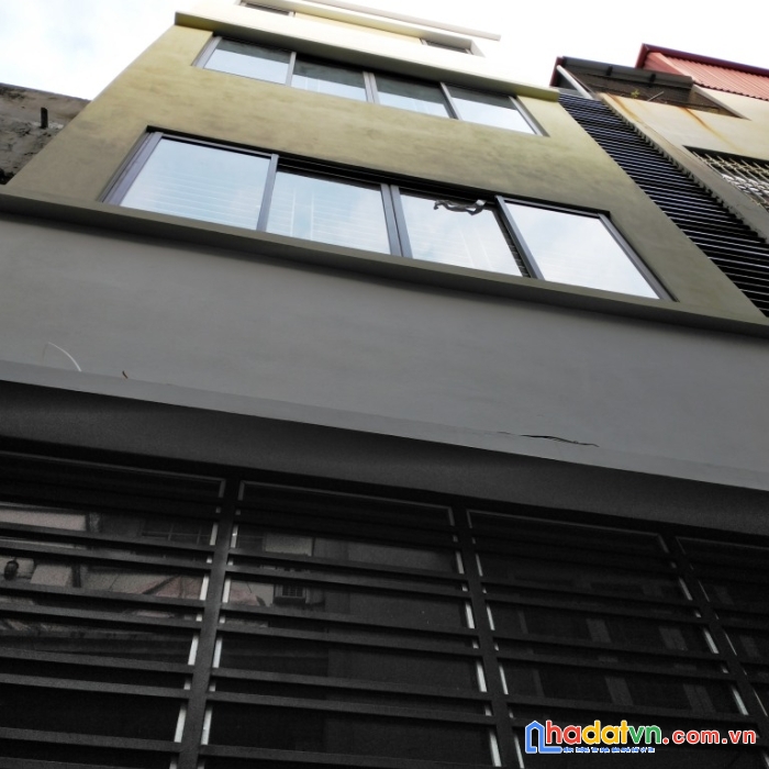 Bán nhà phố ngọc lâm, nhỉnh 3 tỷ, ngõ 4m, 30m2, 5 tầng