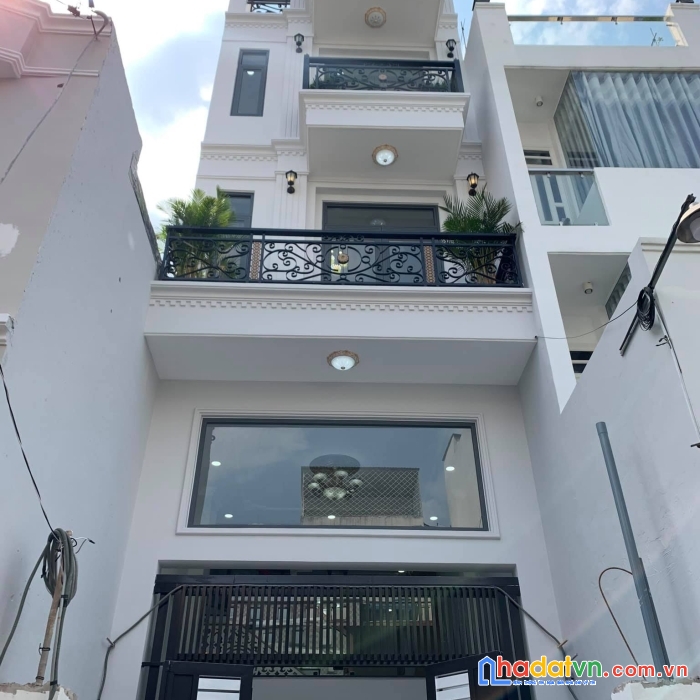 Mặt tiền110 hồ bá kiện. dt:5m*16.5m. 4 tầng. 10tỷ