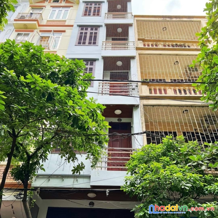 Cần bán gấp nhà phân lô, ô tô đỗ cửa. diện tích 35m2, cao 7 tầng- giá 8.9 tỷ