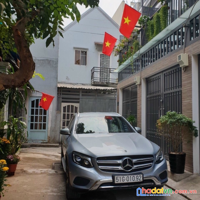 Bán nhà hxh 793 trần xuân soạn cho thuê chdv q7