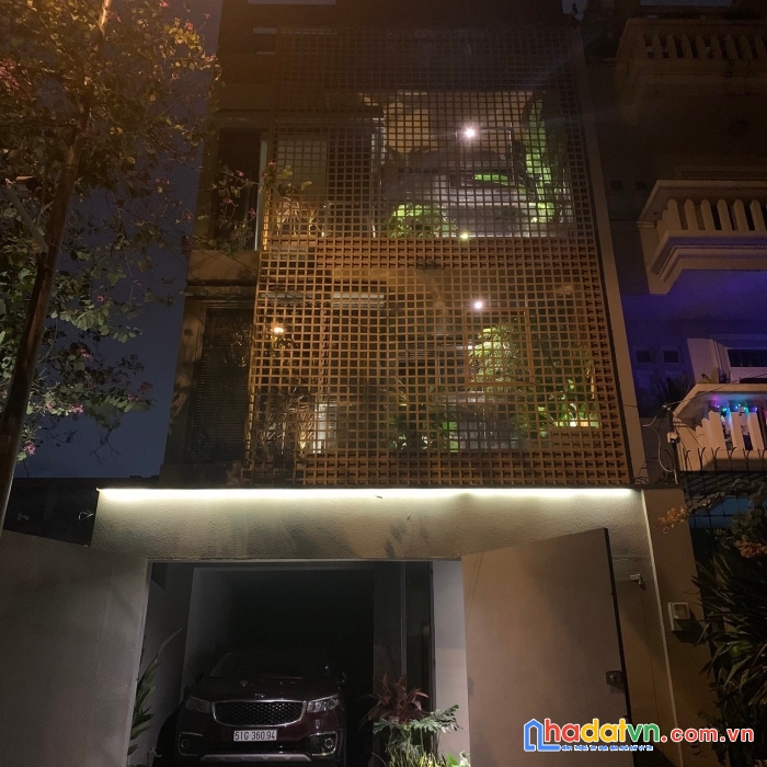 Bán nhà tặng nội thất quận 2-phạm công trứ. 108m2. chỉ 22 tỷ. shr-dân trí cao-xe hơi ngủ trong nhà
