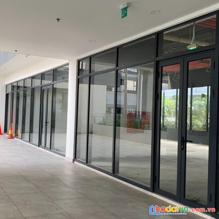 Cho thuê 2000m2- tầng trệt tòa nhà căn hộ cao cấp nhất quận 10- 650tr/th