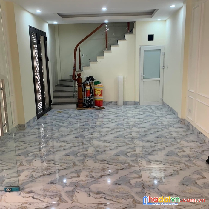 Bán nhà định công thượng, 50m, 4 tầng, mặt tiền 9m, giá 4.6 tỷ.