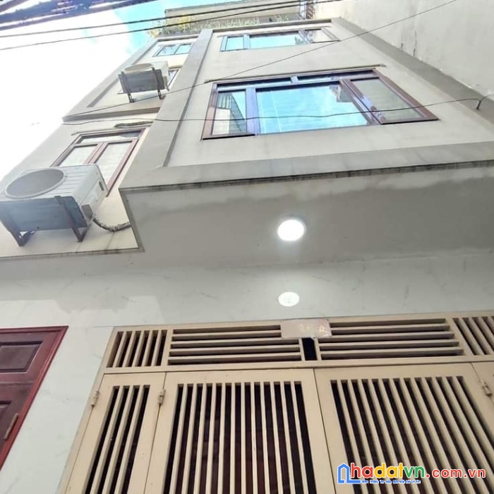 Ngõ vip 68 quận ủy cầu giấy nhà đẹp lung linh 5t 36m2 mt4m giá 3.95 tỷ