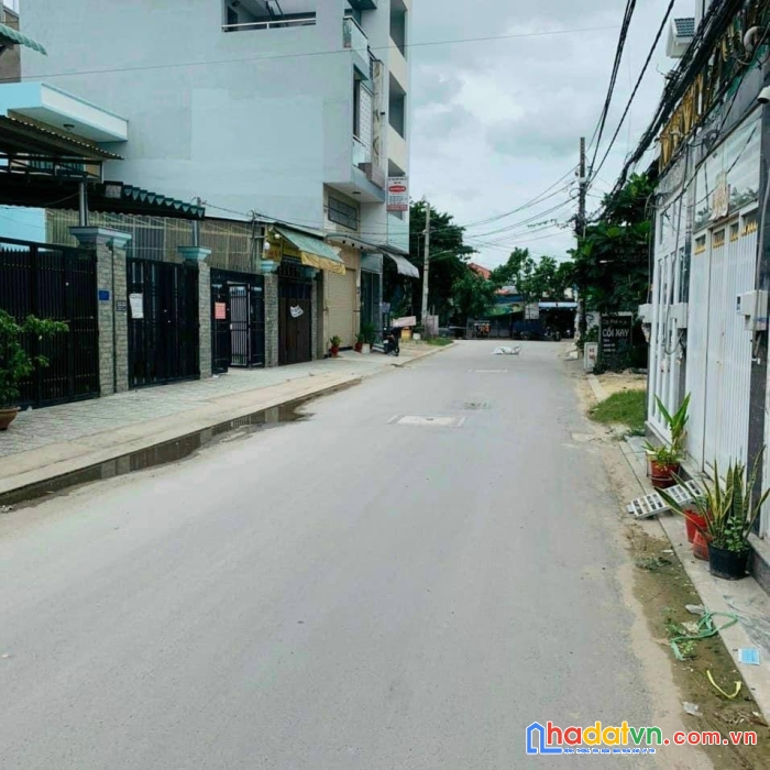 Bán nhà mới 3 tầng, liên khu 4.5, hẻm xe tải tránh, 60m2 chỉ 5.6 tỷ bớt lộc