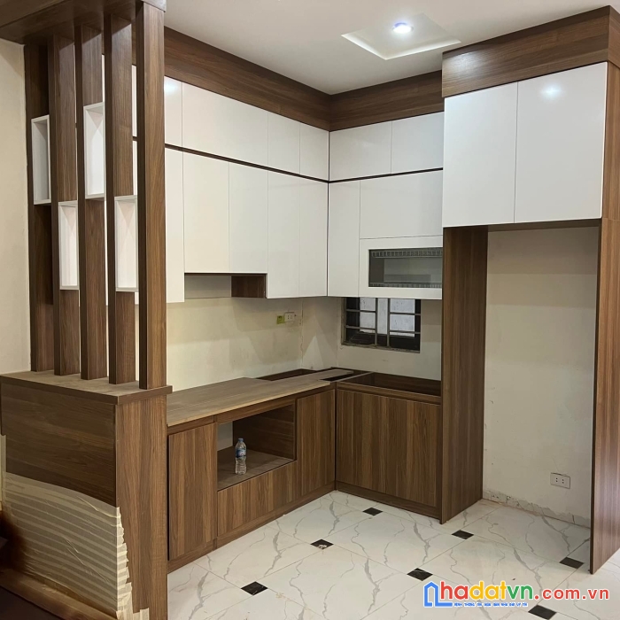 Nhà đường láng - trung tâm quận đống đa - khu vực đông sinh viên ở 38m2 5 tầng mt 4m giá 4.75 tỷ