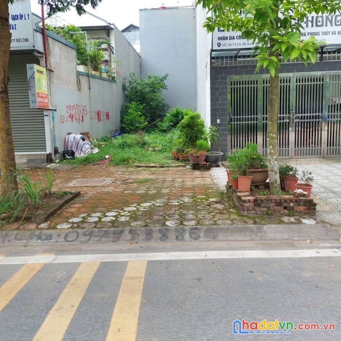 Bán lô đất vị trí cực đẹp,phân lô,vỉa hè,view hồ.105m,mt5,lh0916488589