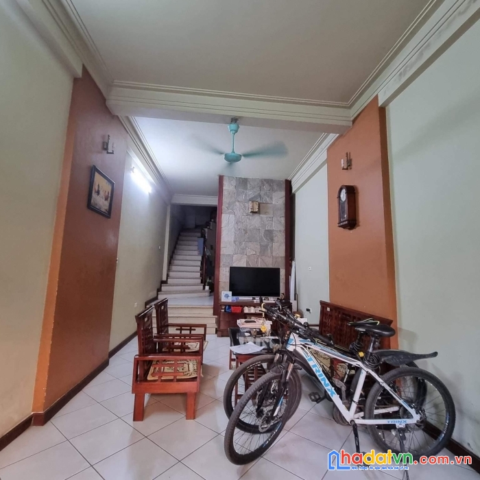 Bán gấp nhà hoàng quốc việt, cầu giấy. phân lô, oto, kd khách sạn, vp. giá đầu tư. dt97m, 13 tỷ.