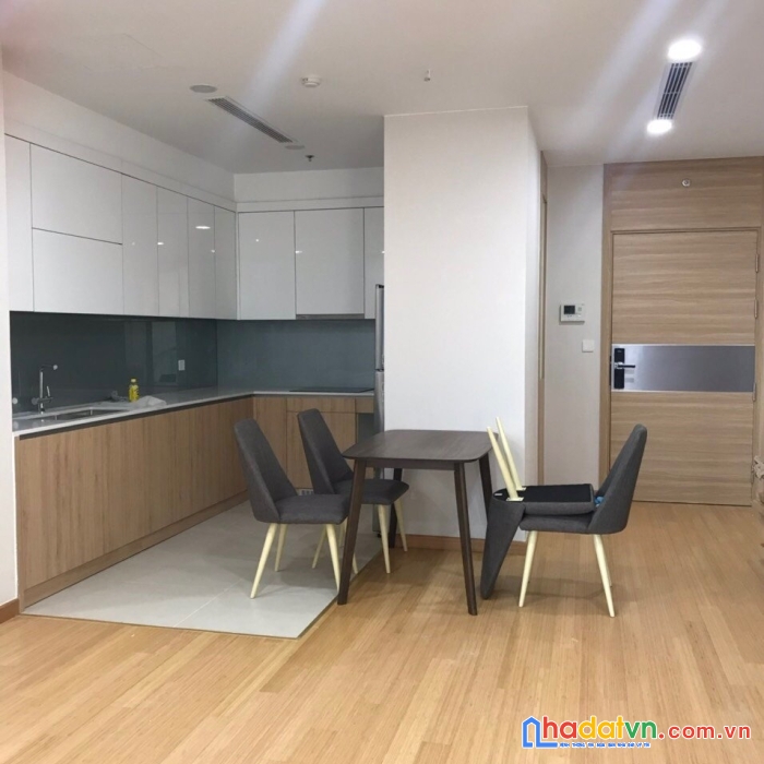 Do vấn đề tình cảm gia đình, tôi chính chủ cần bán gấp căn góc 3pn diện tích 104m2. giá 5.7 tỷ. lh