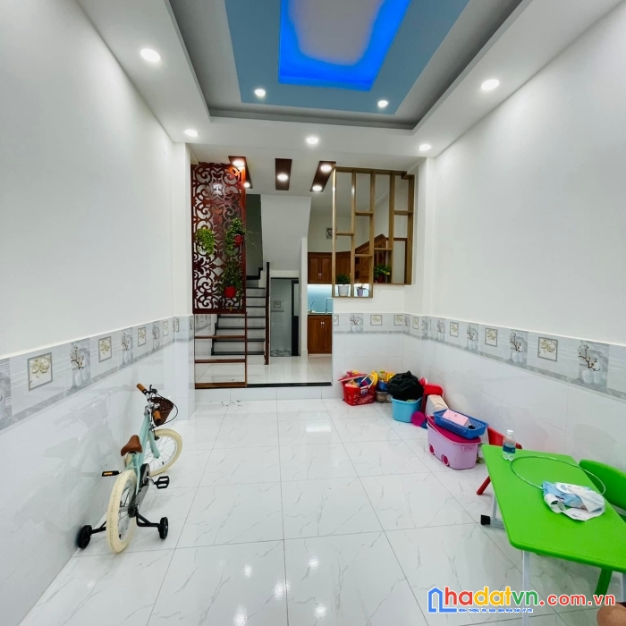 Bán gấp mặt tiền 70m2 bàu cát nhỉnh 5 tỷ nhà đẹp ở ngay