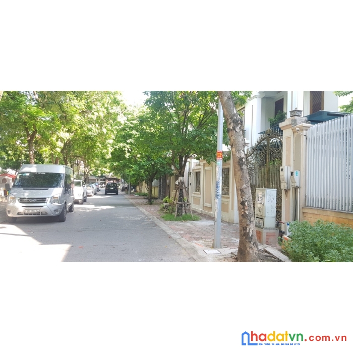 Bán 200m2 nhà đẹp vip ngõ 75 phố trần thái tông dịch vọng cầu giấy.