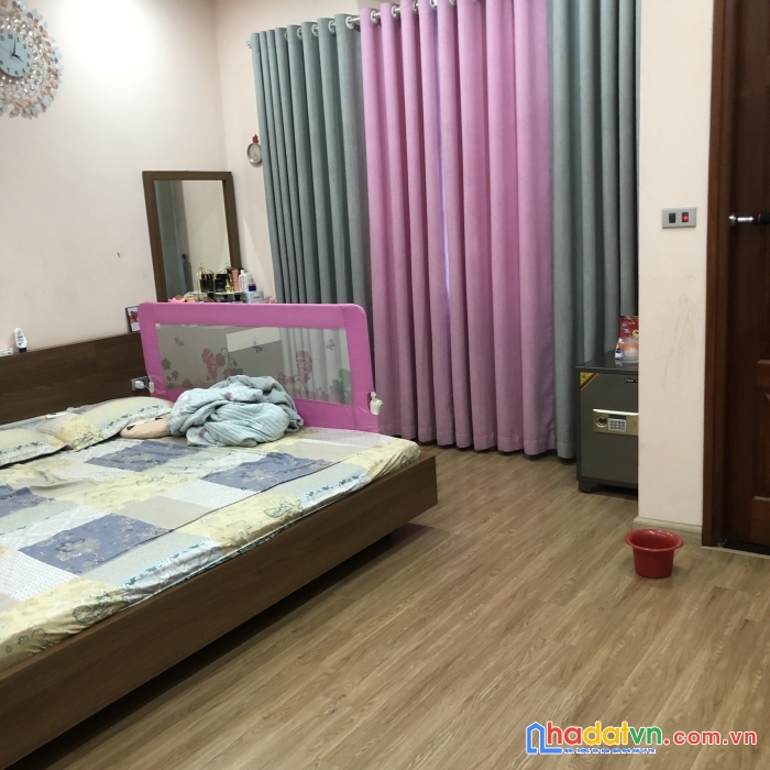 Bán nhà ngô thì nhậm hà đông, dt 60m2, mt 5.5mx 6t, ô tô, giá chỉ 7.9 tỷ