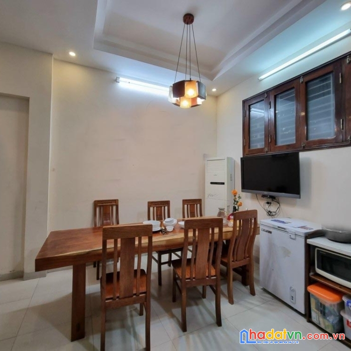 Mặt phố núi trúc, dt 50m², chỉ 15 tỷ, 5 tầng mới, kinh doanh vô địch
