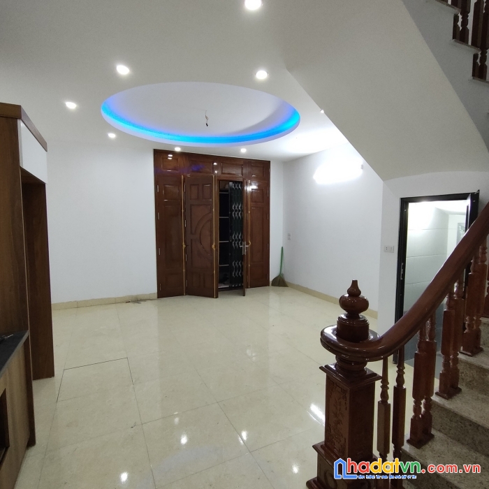 Hiếm bán nhà mỹ đình kinh doanh ô tô lô góc dt 38m2 5t mt 4.5m giá nhỉnh 5 tỷ