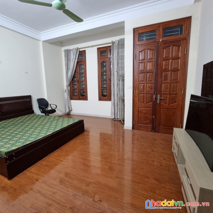 Bán gấp nhà mặt phố nguyễn chí thanh, 70m² x 5 tầng, chỉ 16.5 tỷ
