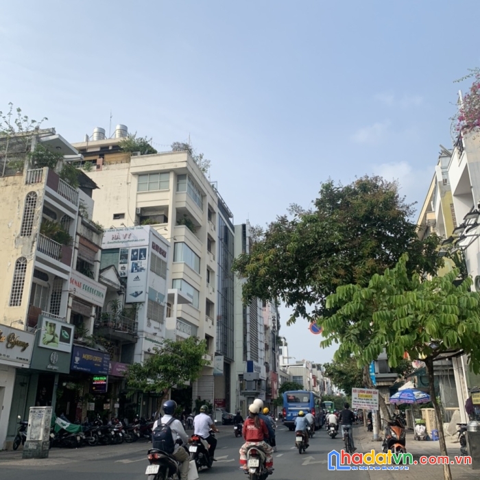 Mt 337-339 nguyễn đình chiểu, p5, q3, dt: 6.2x15m, lửng, 2 lầu, hđ thuê 86tr/tháng