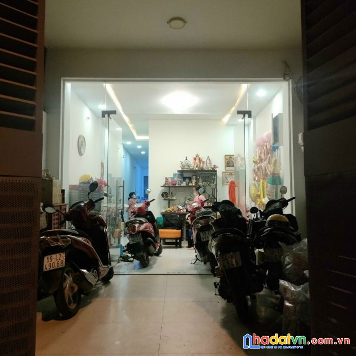 Cần bán nhà hẻm xe tải phạm hùng f4 q8