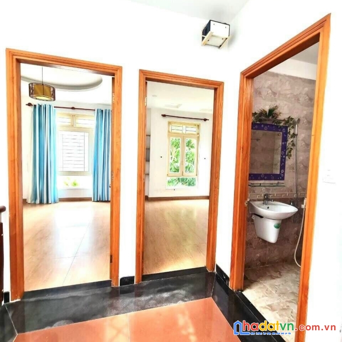 Nhà hẻm 3m, lũy bán bích, 42m2, chỉ 4.4 tỷ, 2 lầu, tân phú