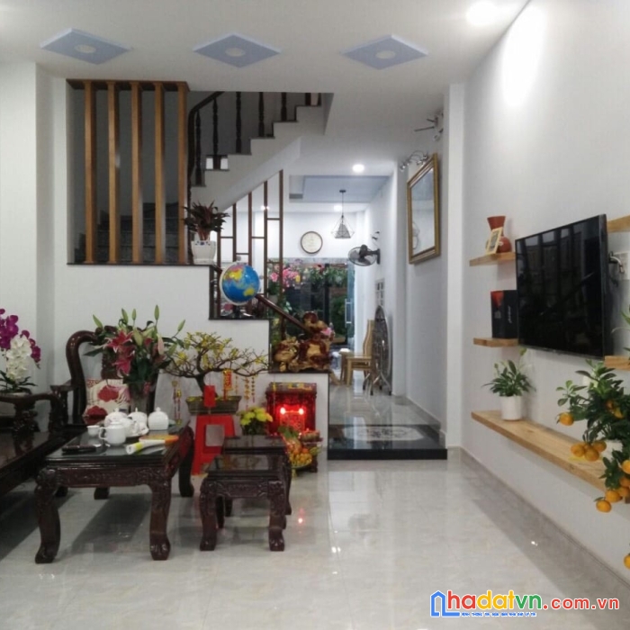 Cho thuê nhà nguyên căn, phòng khách lớn, phòng ngủ lớn, bếp rộng