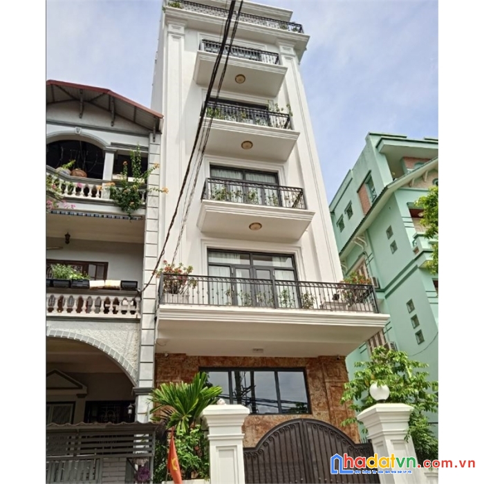 Hàng hiếm phố lâm hạ ô tô tránh, gara 52mx5t giá 9.7 tỷ