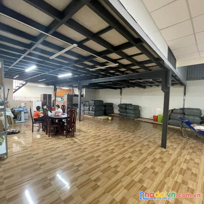 Bán xưởng bình thành 10x30m2 12 tỷ 800